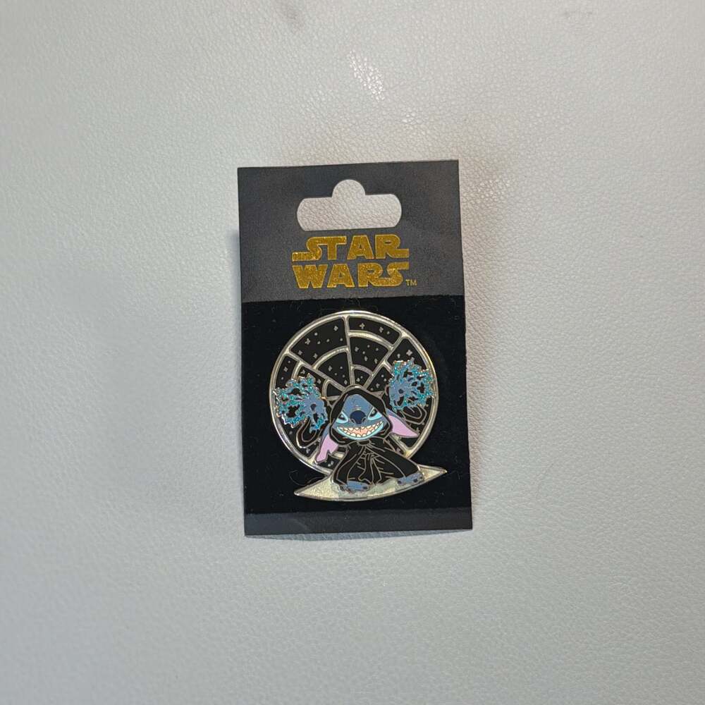 Disney Star Wars "Stitch as Emperor Palpatine" Pin~BRAND NEW ON CARD!! 2007